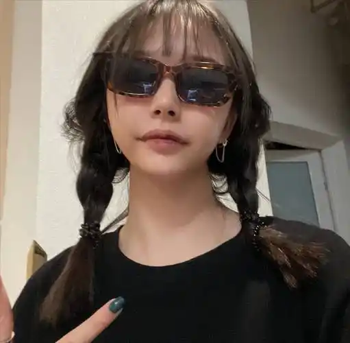 曹芬:是纯欲天花板还是"精神小妹",她凭什么火起来