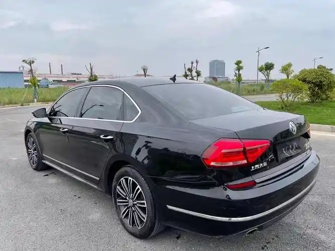 10 万品牌:帕萨特表显里程3-5万公里上牌时间2018-06排放标准1.