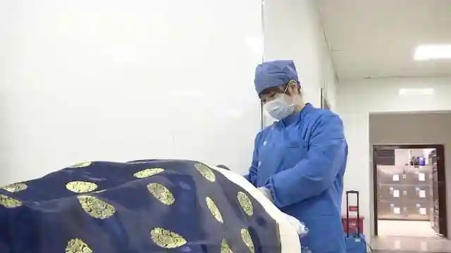 女遗体化妆师不看恐怖片不赴喜宴