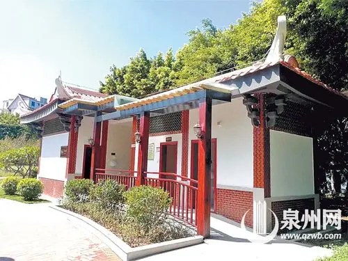 公厕外观颇具闽南风