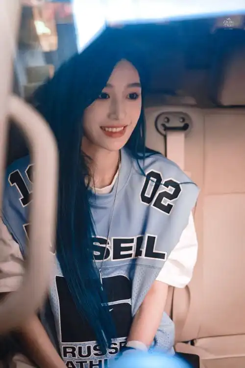 披袍戴冠 奕熠生辉##王奕