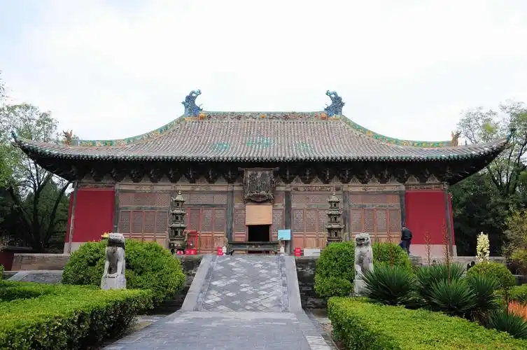 永乐宫属全国重点文物保护单位,原址位于山西省芮城县永乐镇招贤村