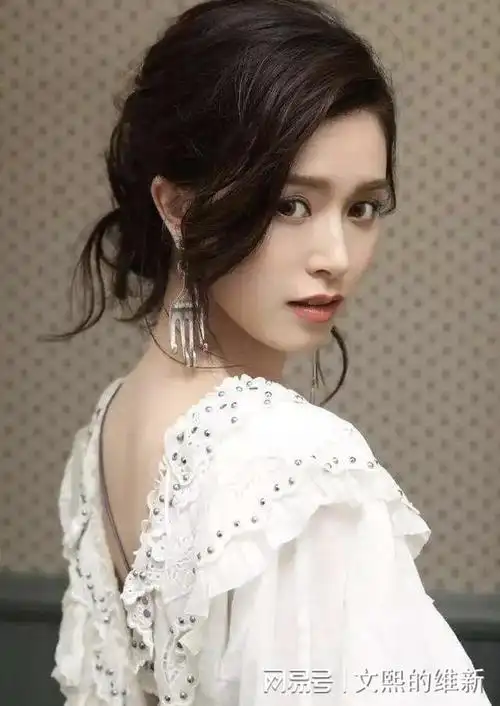 34岁文咏珊终于火了消失的她惊艳四座靠演技逆袭杨颖