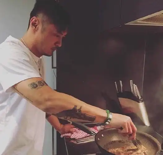 男生 头像 余文乐