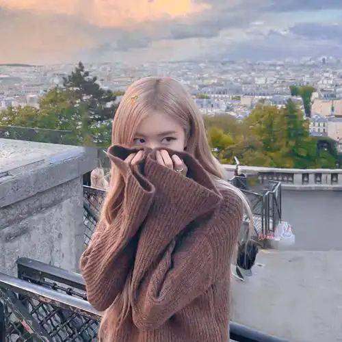 朴彩英rosé头像拿图点赞