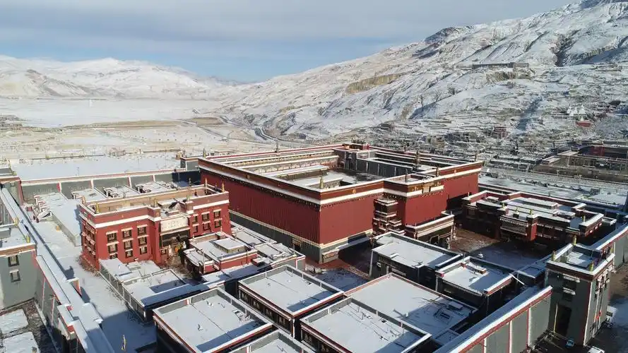 在这个摄影展云游第二敦煌走近雪域古城萨迦