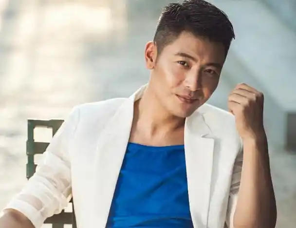 回顾演员吴其江:长得帅演技好,能叫上名字的却不多,早就该火了