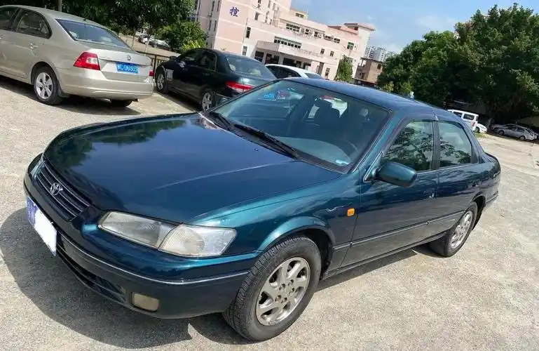 90年代的进口丰田佳美,自动档,自