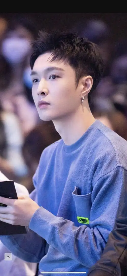 其实我想看张艺兴剪短发