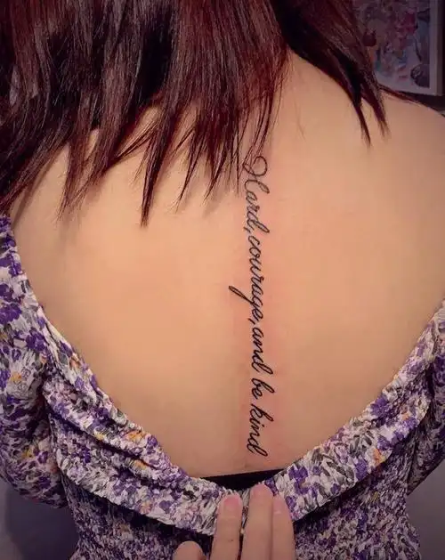 「小清新英文」纹身图片_背部纹身图案