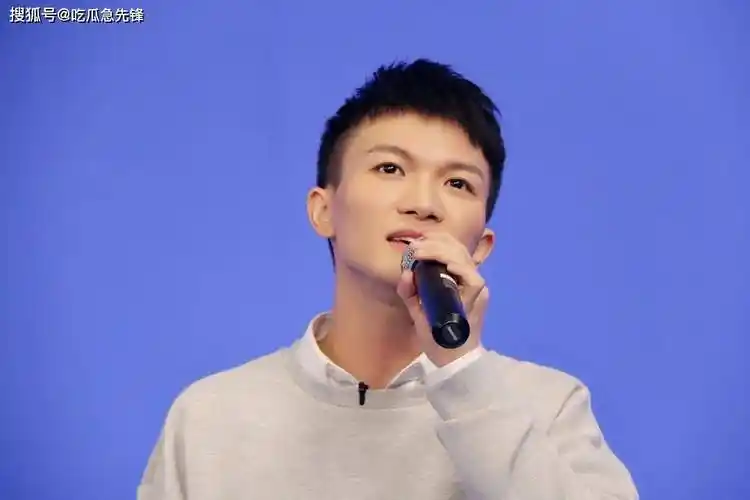 乌克兰西医治不好,那就回国找老中医;无数复杂的情绪向周深袭来,但