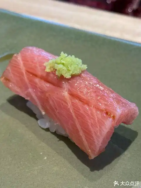 蓝鳍金枪鱼寿司图片