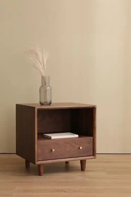 家居摄影-复古黑胡桃实木床头柜