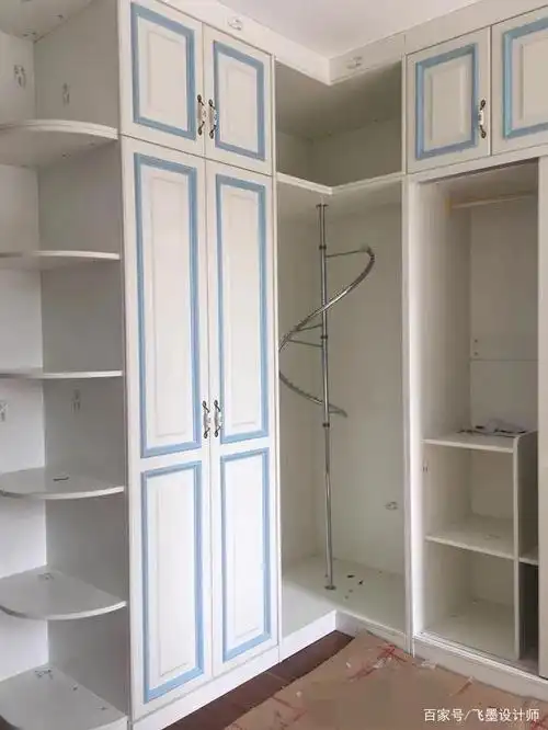 衣柜转角装个360度旋转挂衣架,不要1㎡,却等于多打2个柜子,划算