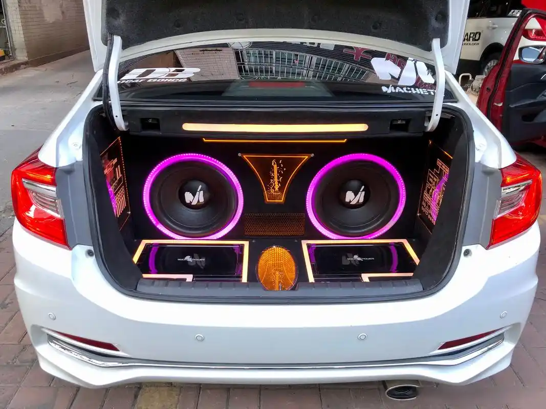 汽车音响改装多少钱一套