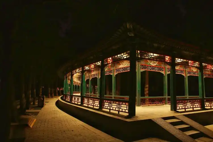 《颐和园》长廊夜色