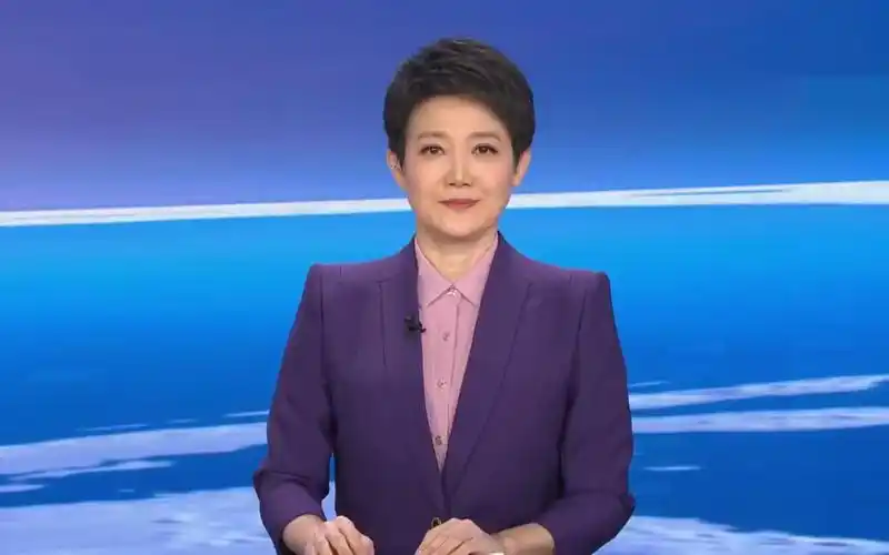 12.法治在线.30分.直播间.梁艳