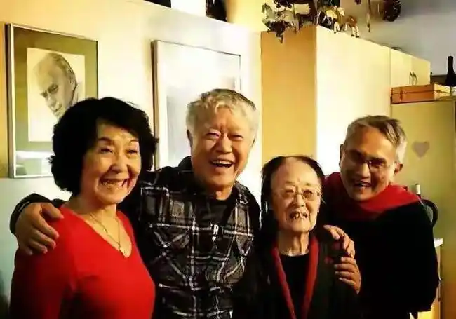 林怀民跟蒋勋的爱情:蒋勋和林怀民:有一种同性之爱,跨越生死_藏文翻译