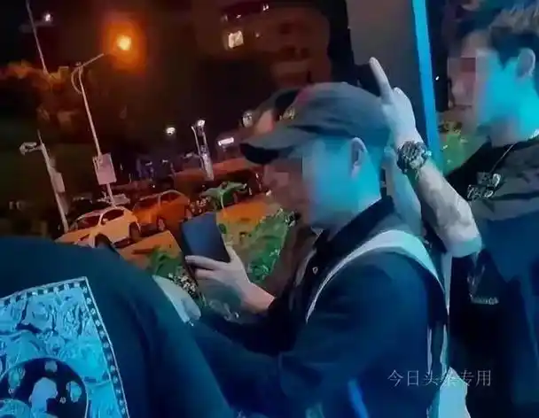 路虎女车主与代驾小哥车内激战2小时,不雅视频被曝光