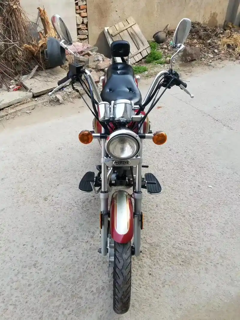 雅马哈凌骥125太子摩托车,外廓尺寸长*宽*高是2080*790*1110毫米,座高