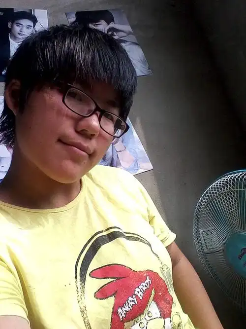 我长得像男生吗?很戳吗?有图.高一女