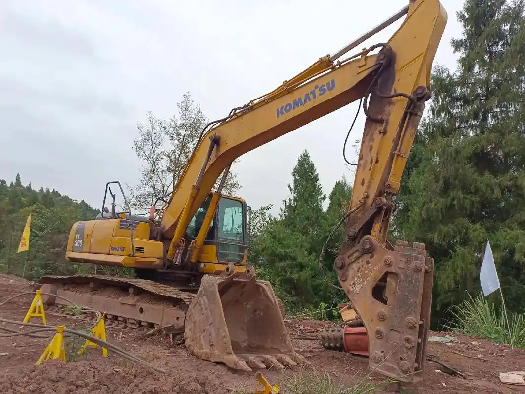 小松240.带新洗挖头,一条改装加长臂,140破碎出售,可以