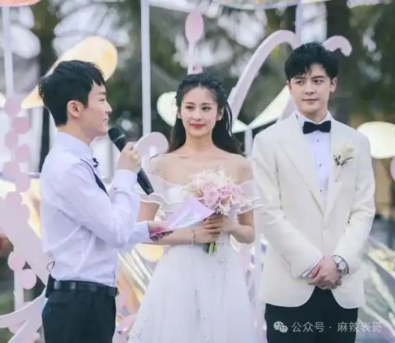 2018年2月,颖儿生下孩子.2017年8月,付辛博公开恋情.