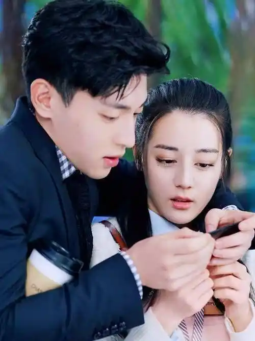 原创《一千零一夜》热巴与邓伦的十张合影,图2吓坏邓伦,图9甜蜜暴击