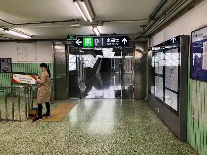 北京地铁13东直门来福士通道2号线