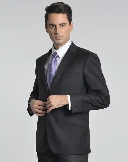 乔治白giuseppe 黑色时尚压纹长袖西服