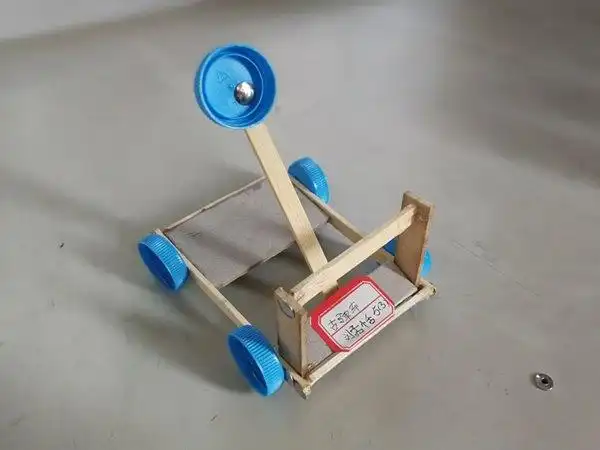 十届科技节科技小制作竞赛获奖名单注:每个年级参赛人数的20%为一等奖