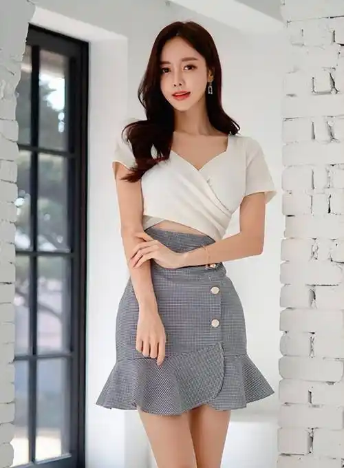 「韩国美女模特孙允珠」罗曼蒂克美白针织衫露花鱼尾裙,鱼美人耶_图片