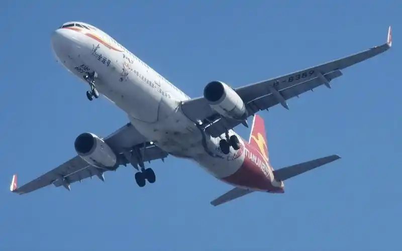 【tsn】天津航空a321"全运号"天津彩绘降落滨海机场跑道34l