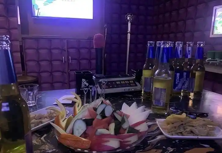 男子ktv喝酒醉倒,被送到酒店后高血压死亡,妻子竟要110万赔偿_叶某