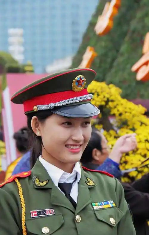 中国女军人vs以色列女军人你敢娶以色列女军人吗