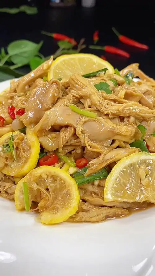 好吃不长肉的 #年夜菜 #手撕柠檬鸡 酸辣,爽口太过瘾啦😋