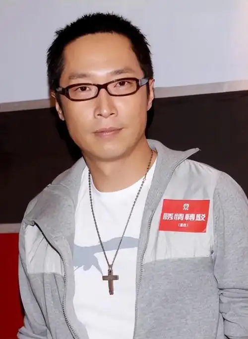 回顾马浚伟演员转行公务员考北大一年拿了20多个证52岁仍不婚