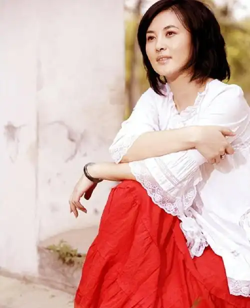 回顾分手20年常戎娶小妻子生一女幸福美满王菁华未婚仍期待爱情