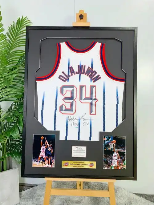 奥拉朱旺签名球衣