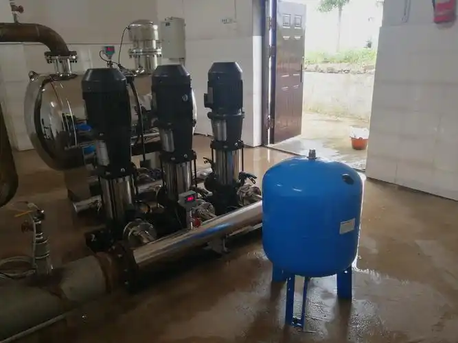 生技科安排人员对各泵站进行加压设备检查维护及站内卫生保洁工作