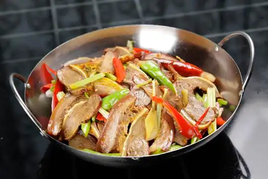 干锅带皮驴肉图片