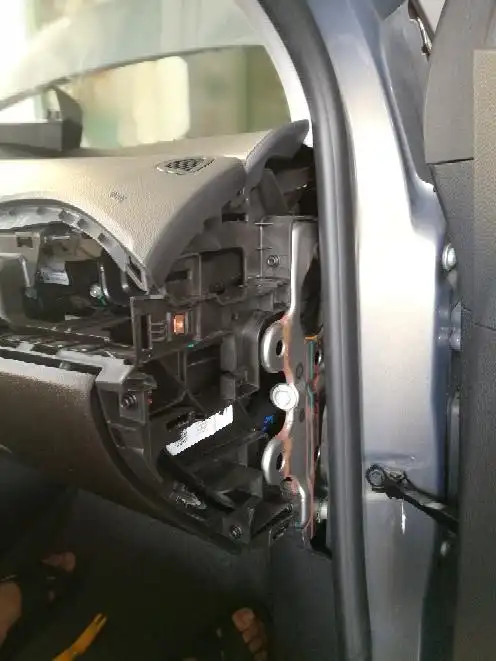 雪佛兰科鲁兹仪表盘铁架生锈4s未解决