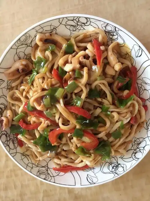 鱿鱼炒面