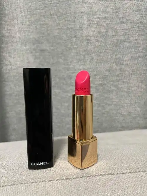 香奈儿口红怎么样 香奈儿丝绒口红,有人说她是死亡芭比粉!_什么值得买