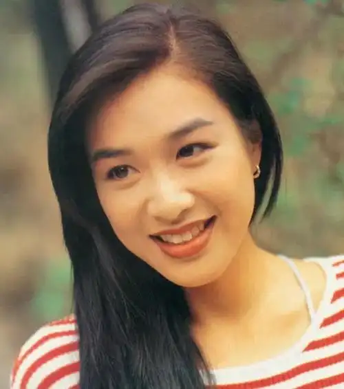 回顾钟丽缇:两段婚姻生3个女儿,三婚嫁小12岁的张伦硕被宠成宝