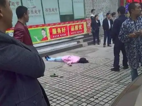 13岁女孩跳楼身亡:曾抱怨父母不管她死活,不管她是否吃饱穿暖