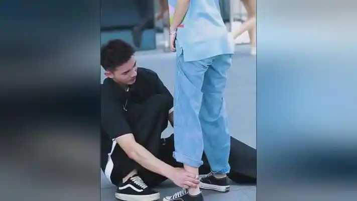 热恋中的小情侣系鞋带都是香的,用不了多久连香水都是臭的!