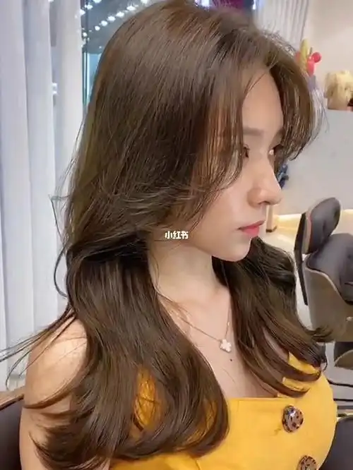 适合黄皮不化妆染了也好看显白的冷茶棕色