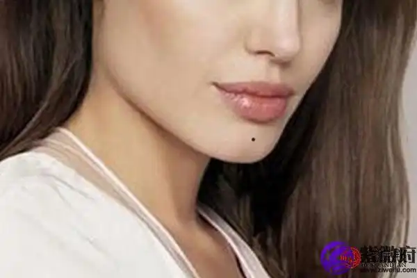 女人下巴正中央有颗痣意味着什么