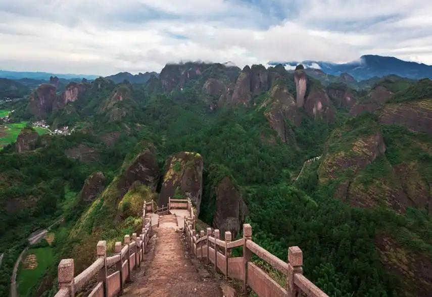 探索衢州江郎山风景区,感受自然之美